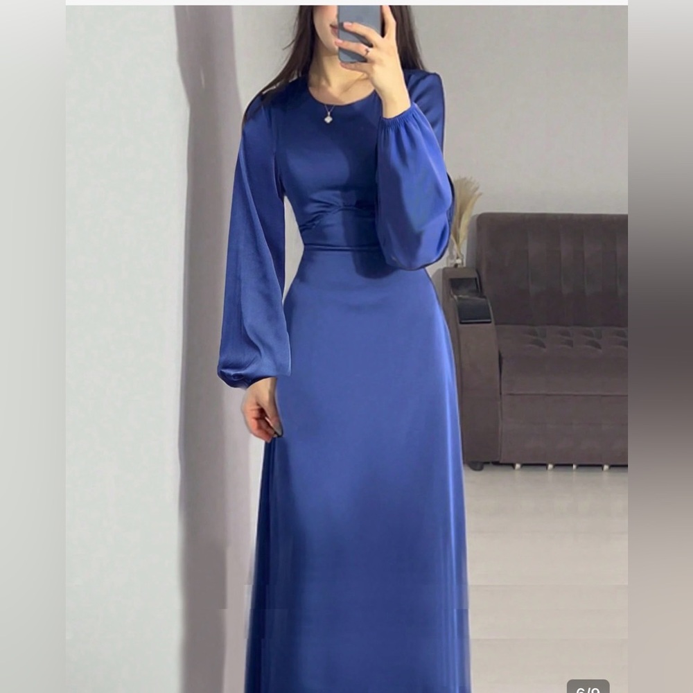 Elegant Long Sleeve Maxi Dress in Royal Blue